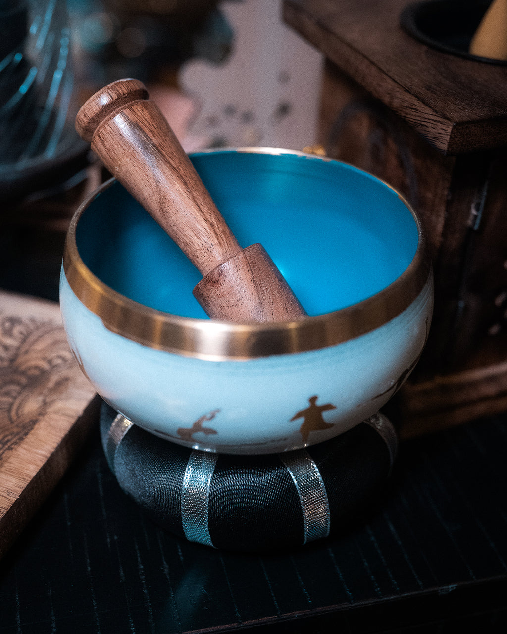 Set de Vase Cântătoare Poziții Yoga – Alb/Albastru 10,7 cm