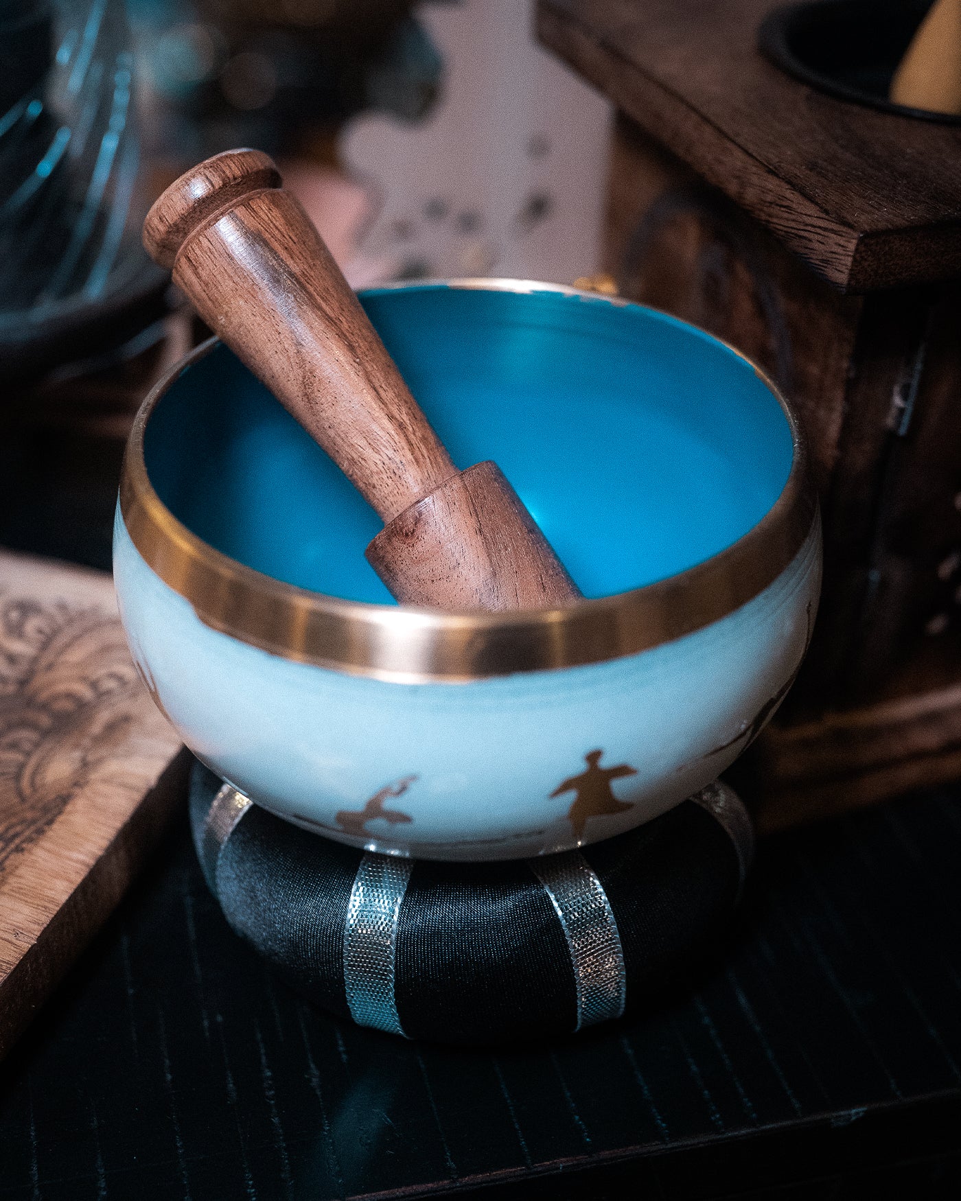 Set de Vase Cântătoare Poziții Yoga – Alb/Albastru 10,7 cm