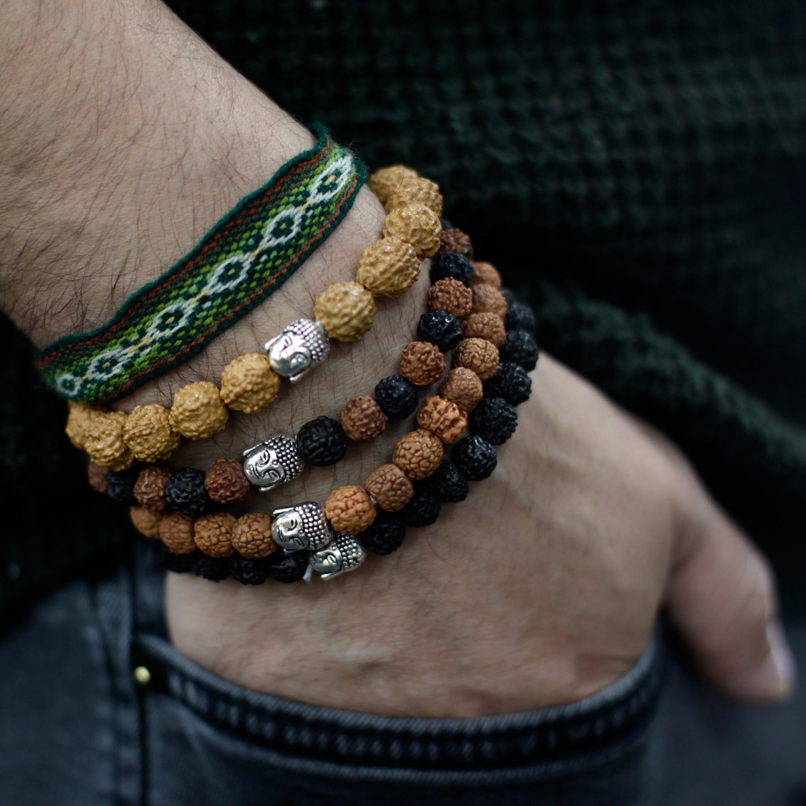 12x Brățări Asortate Rudraksha Buddah (104,49 RON)