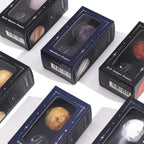 Planetă din Jasp RoÇu pe un Suport Solar Goldstone - 40mm (15mm)