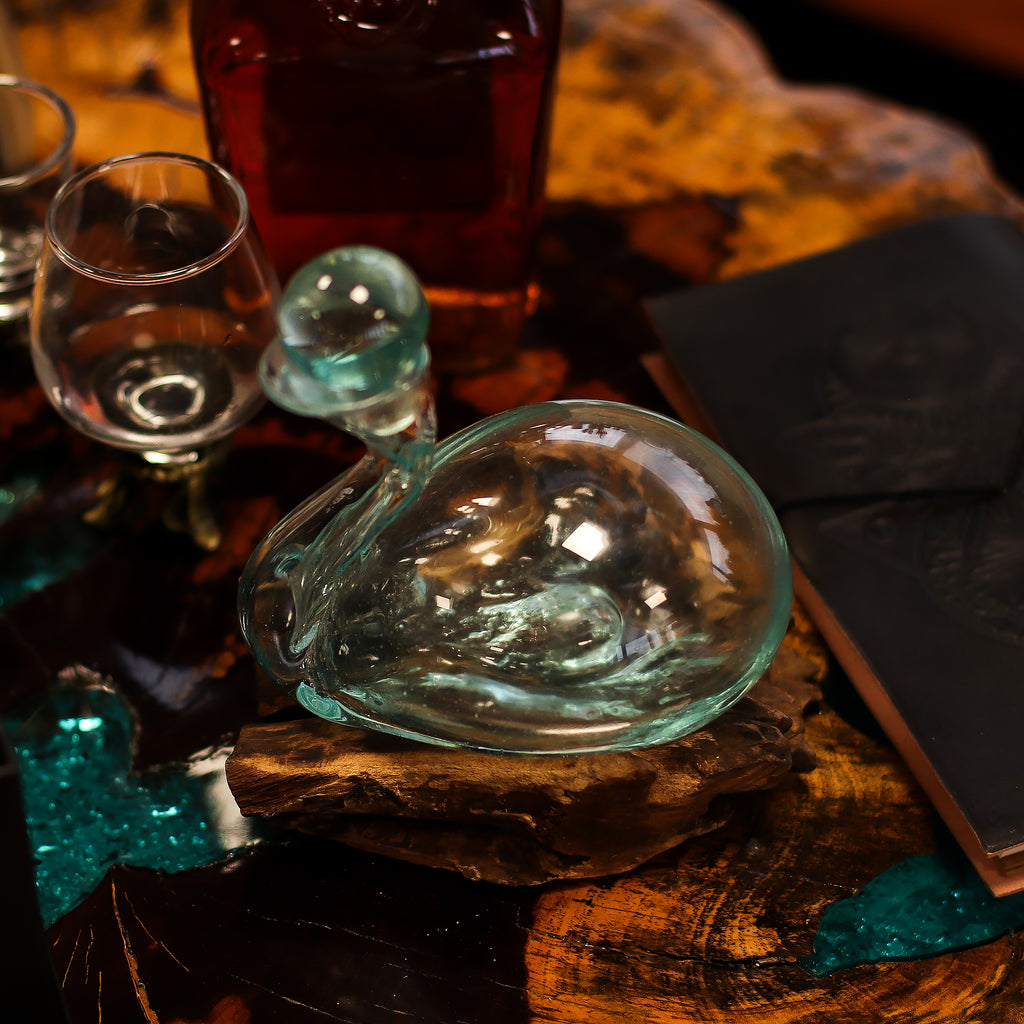 Carafă în Formă de RățuÇcă din Sticlă Topită pe Lemn, cu Dop