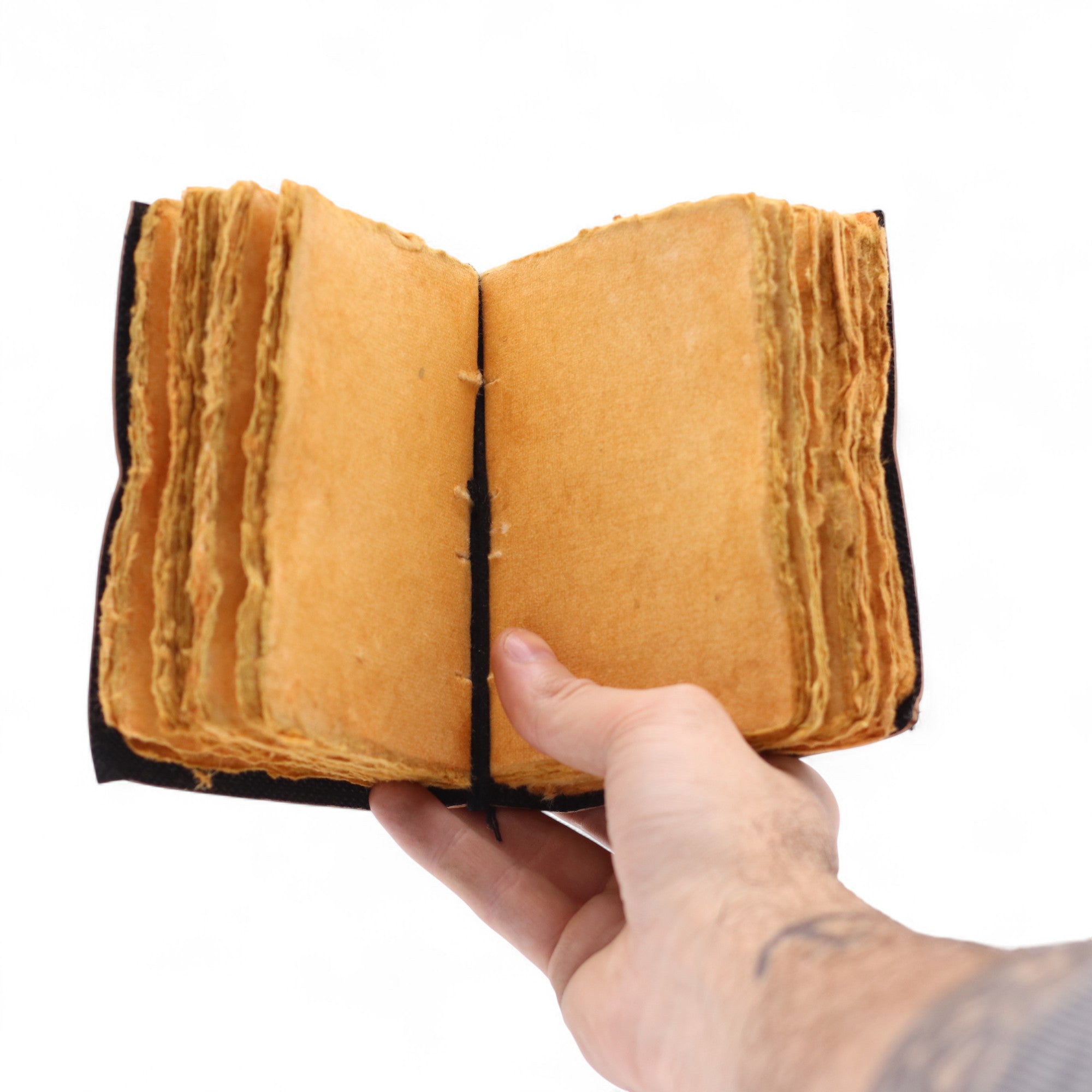 Agendă din Piele cu Margini Neregulate (12,9 cm) – The Stories I Tell Myself