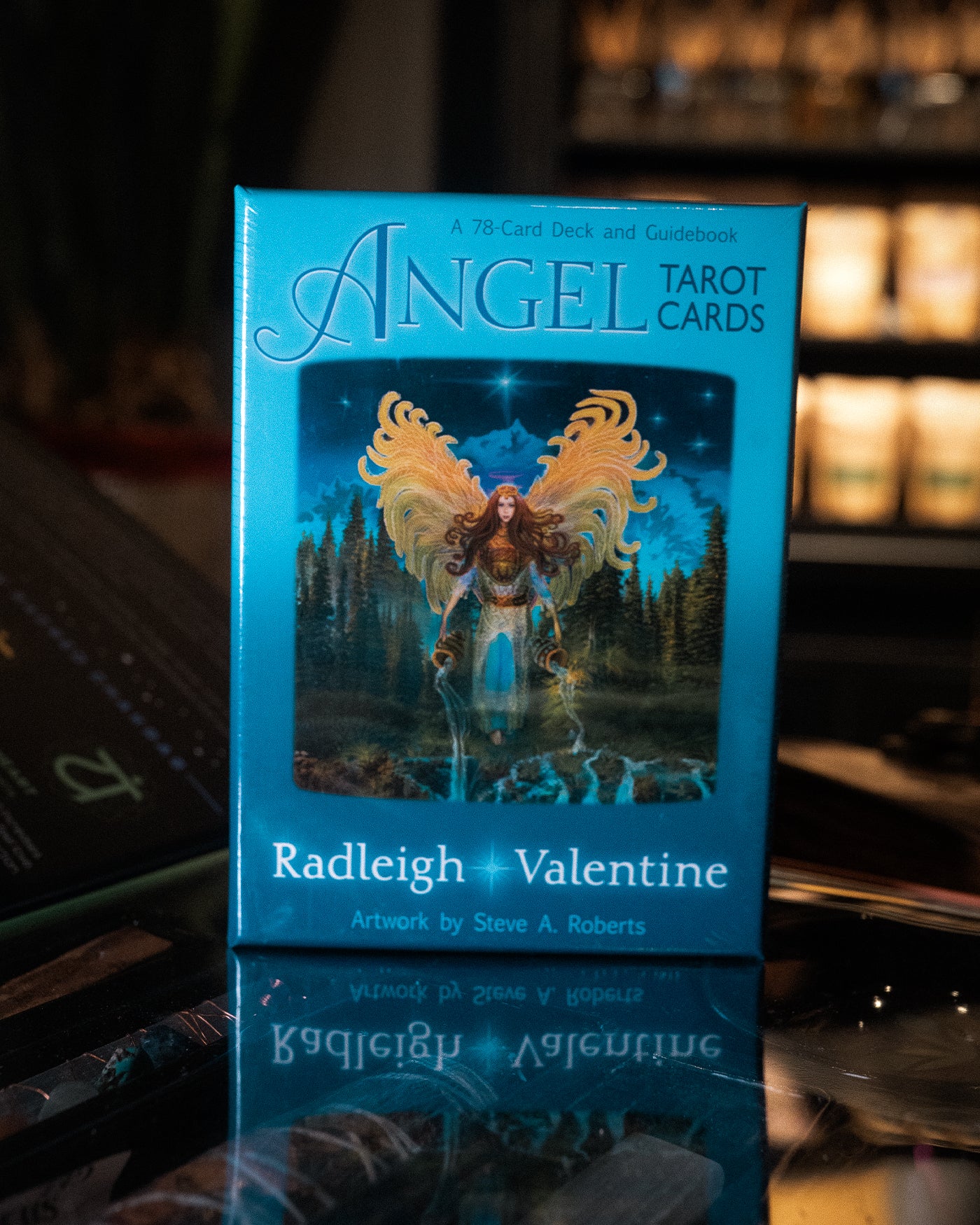 Cărți de Tarot cu Îngeri – Angel Tarot Cards (Radleigh Valentine)