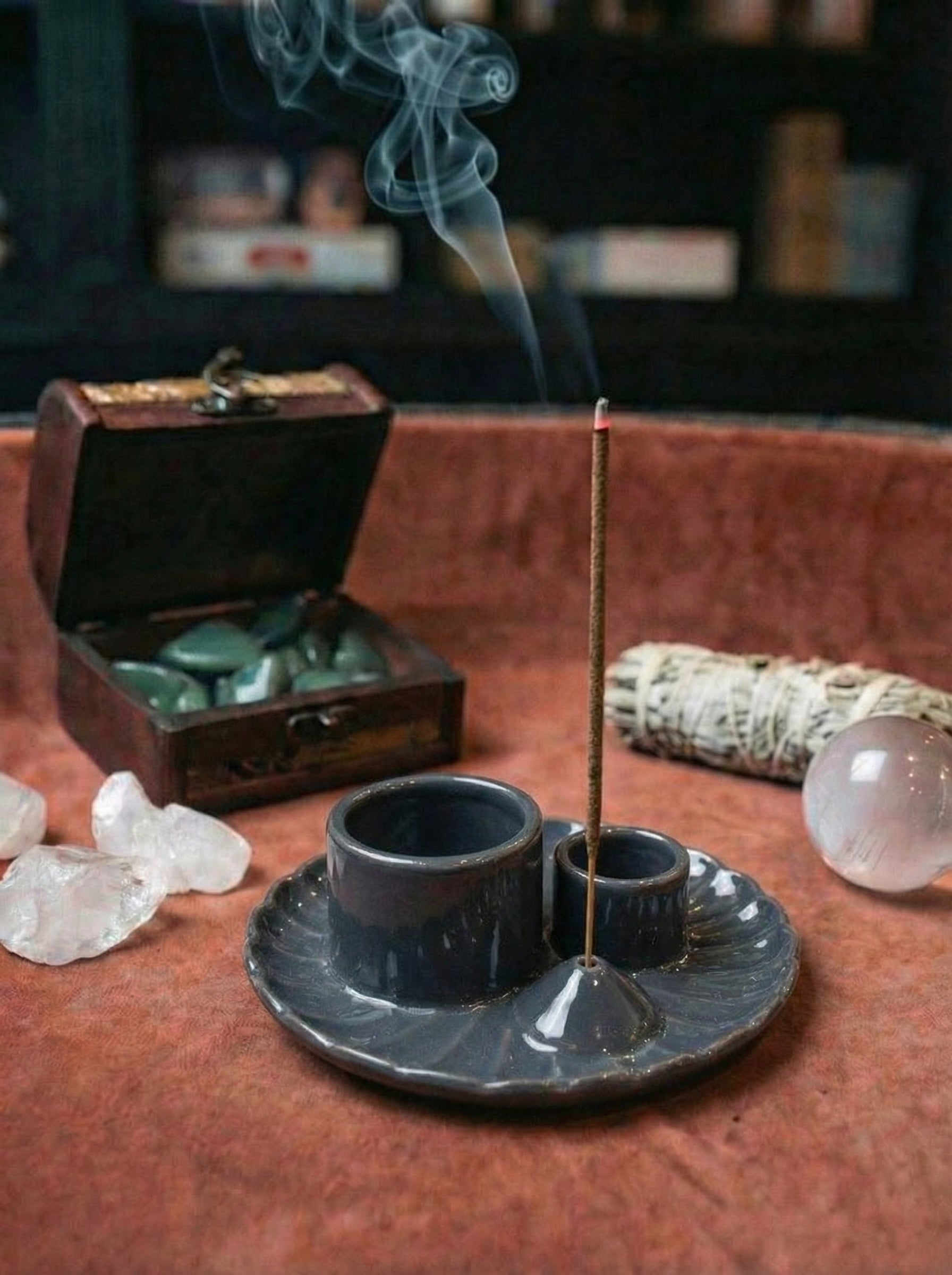 Suport pentru Bețișor Palo Santo și pentru Fumigație – Floare de Lotus – Gri Lucios