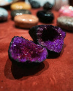 Jumătate de Geodă din Calcit Colorat – Violet
