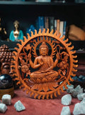 Panou Sculptat din Lemn – Buddha și Lotus