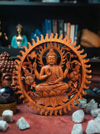 Panou Sculptat din Lemn – Buddha și Lotus